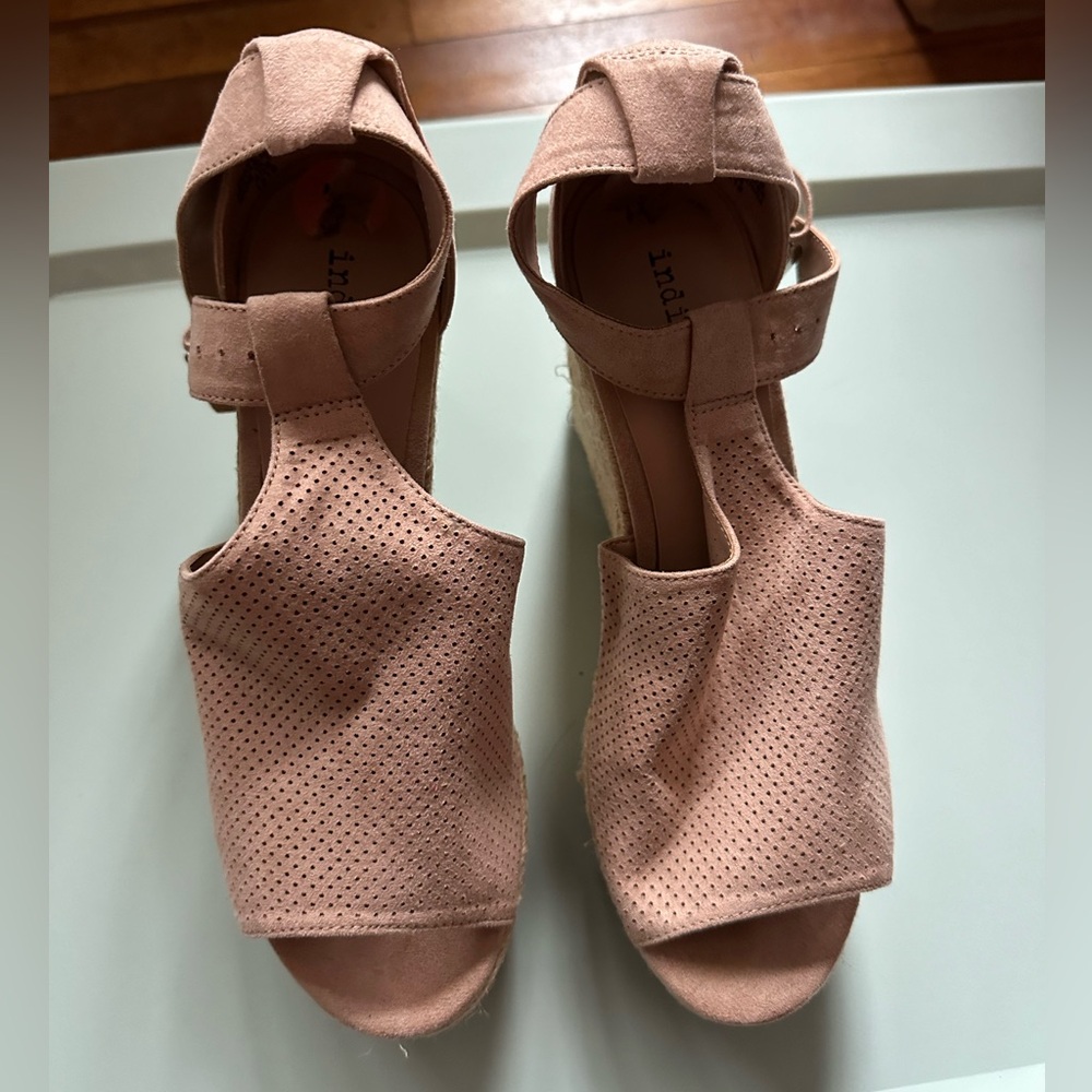 Indigo Rd. Perforated Suede Wedge Sandals - Blush Pink / Tan